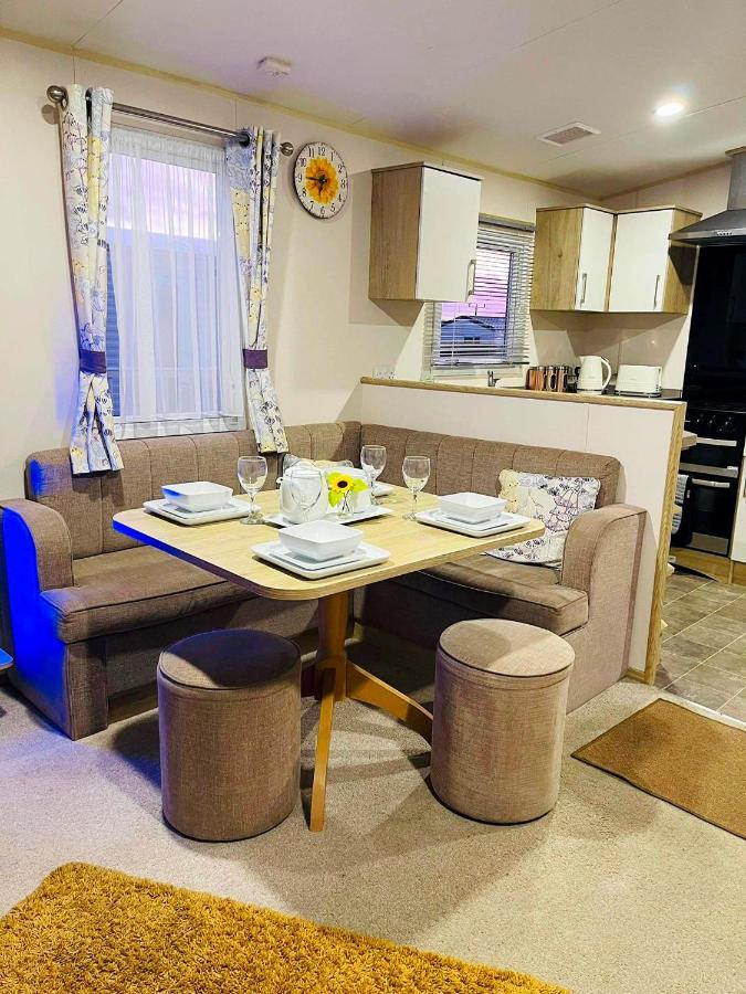 The Sunflower Luxury Caravan At Tattersall Lakes Hotel Tattershall Buitenkant foto